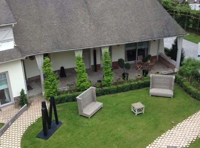 Demeure D'hotes Haec Otia Bed & Breakfast 4*