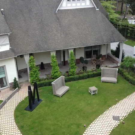 Demeure D'hotes Haec Otia Bed & Breakfast 4*