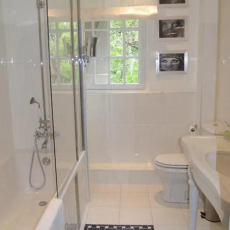 Demeure D'hotes Haec Otia Bed & Breakfast 4*